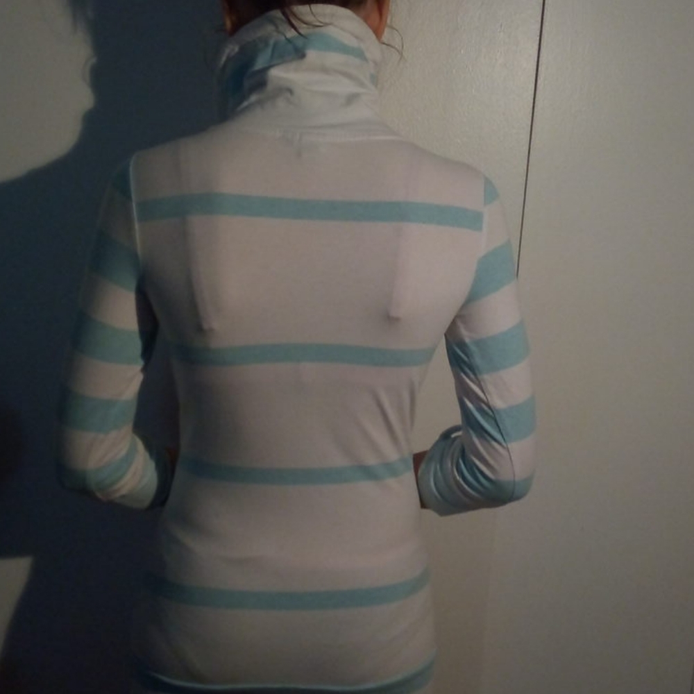 Top - Picture 3 of 4